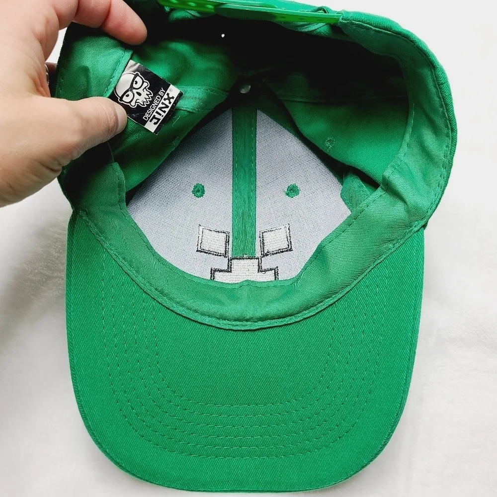 4 X bundle of hats jinx, skilanders,batman( one size) , h&m(4-6)